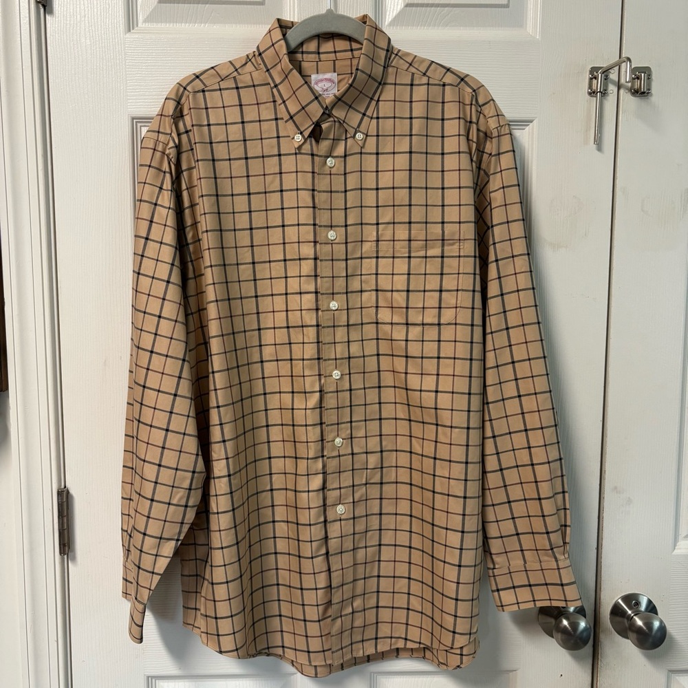 💜 3/$15. Brooks Brothers Shirt Men's L Khaki Plaid Non Iron 346 Cotton shirt